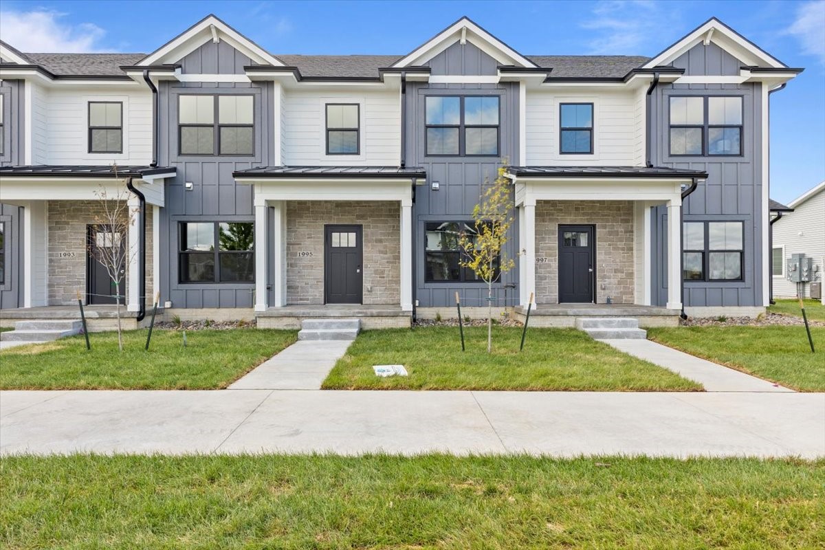 1995 S Warrior Lane, Waukee, Iowa image 1