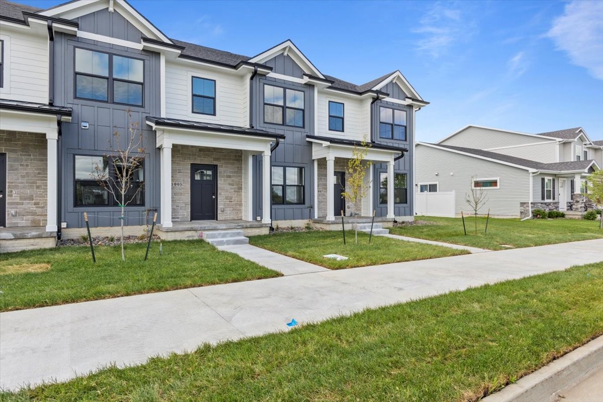 1995 S Warrior Lane, Waukee, Iowa image 4