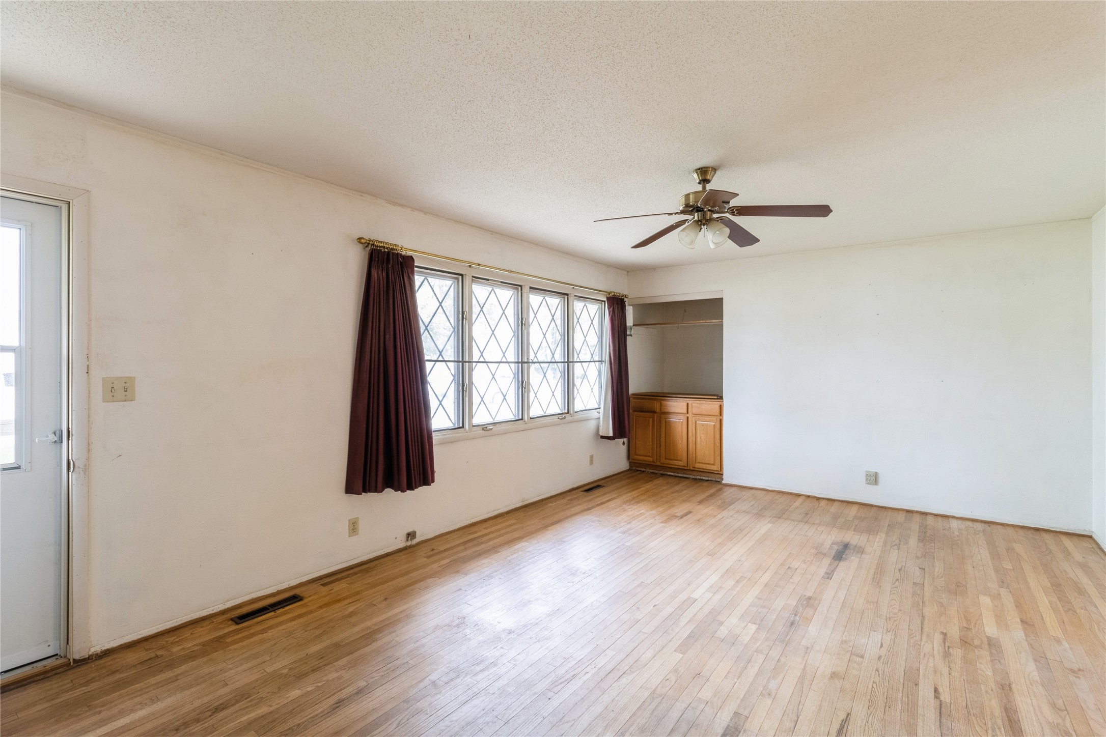 2110 S 5th Street, Marshalltown, Iowa image 3