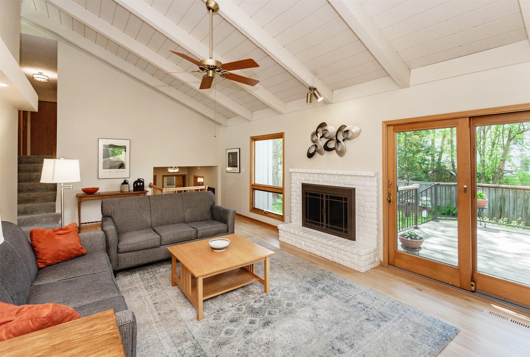 10856 Hazelwood Drive, Clive, Iowa image 16