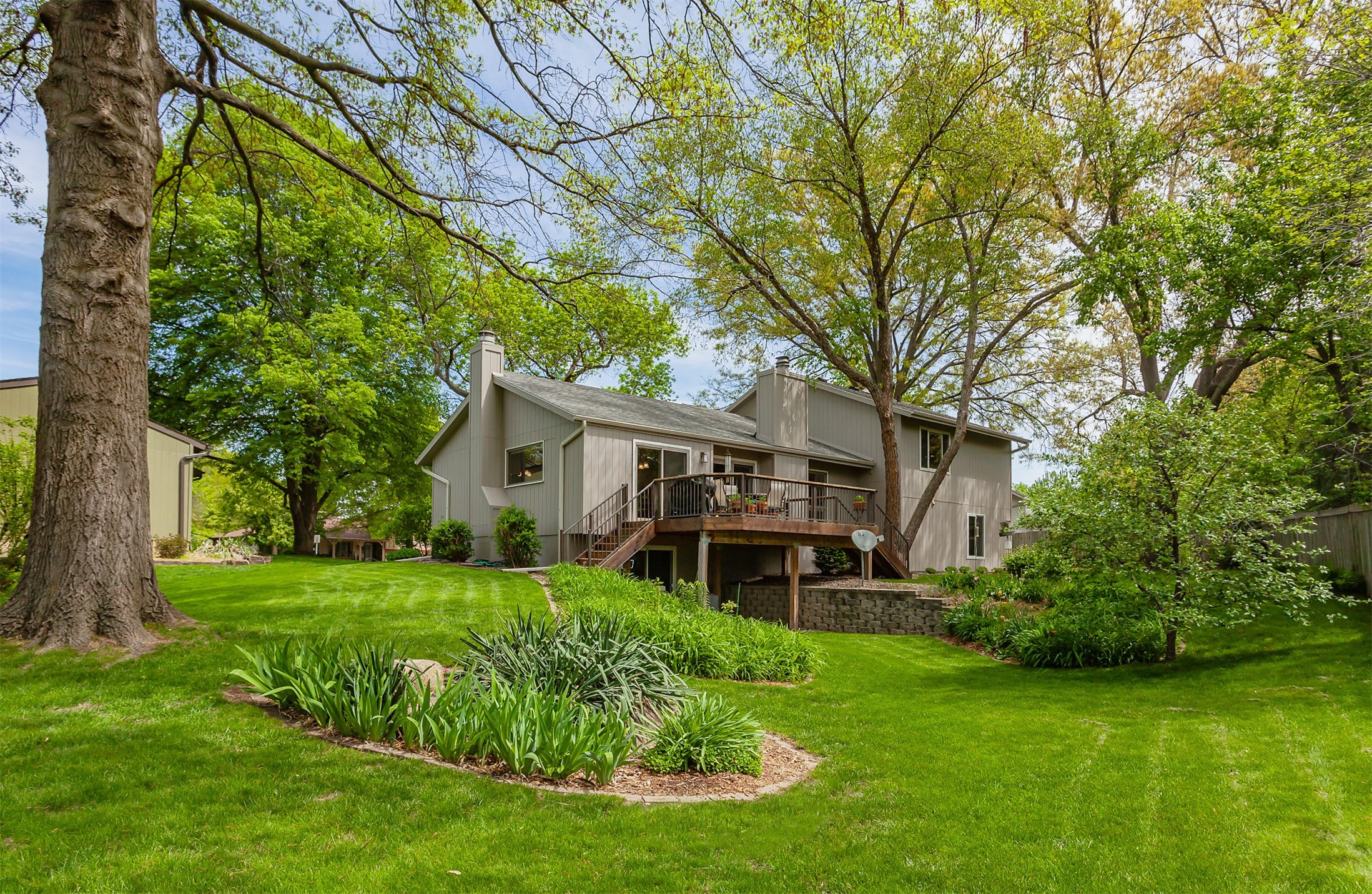 10856 Hazelwood Drive, Clive, Iowa image 34