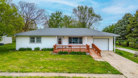Homes For Sale - 415 NE 4th Street<br/> Stuart, IA 50250