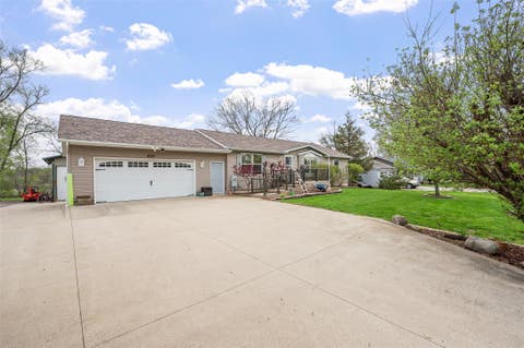 Homes For Sale - 4555 NE 34th Court<br/> Des Moines, IA 50317