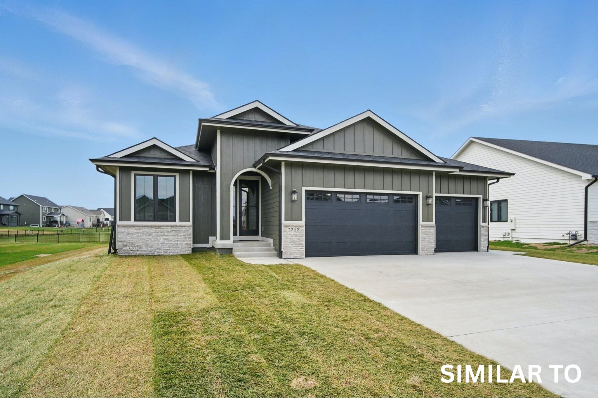 1713 Summit Circle NE