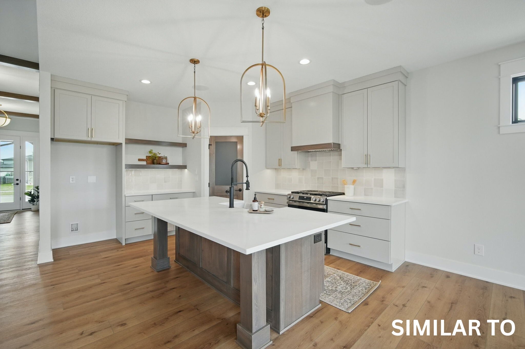 1713 Summit Circle NE