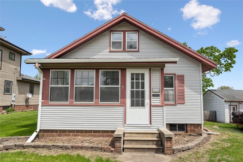 Homes For Sale - 2204 1st Avenue<br/> Dallas County, Perry, IA 