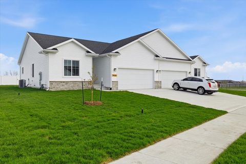 Homes For Sale - 4506 NW 17th Street<br/> Ankeny, IA 50023