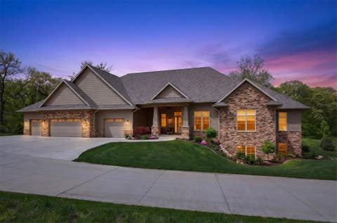 Homes For Sale - 6245 Enclave Lane<br/> Johnston, IA 50131