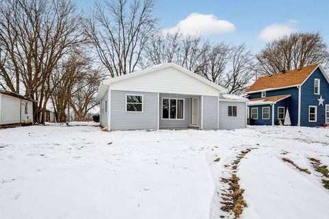 Homes For Sale - 716 N Main Street<br/> Stuart, IA 50250