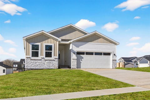 Apartment For Sale - 432 Napoli Avenue<br/> West Des Moines, IA 50266