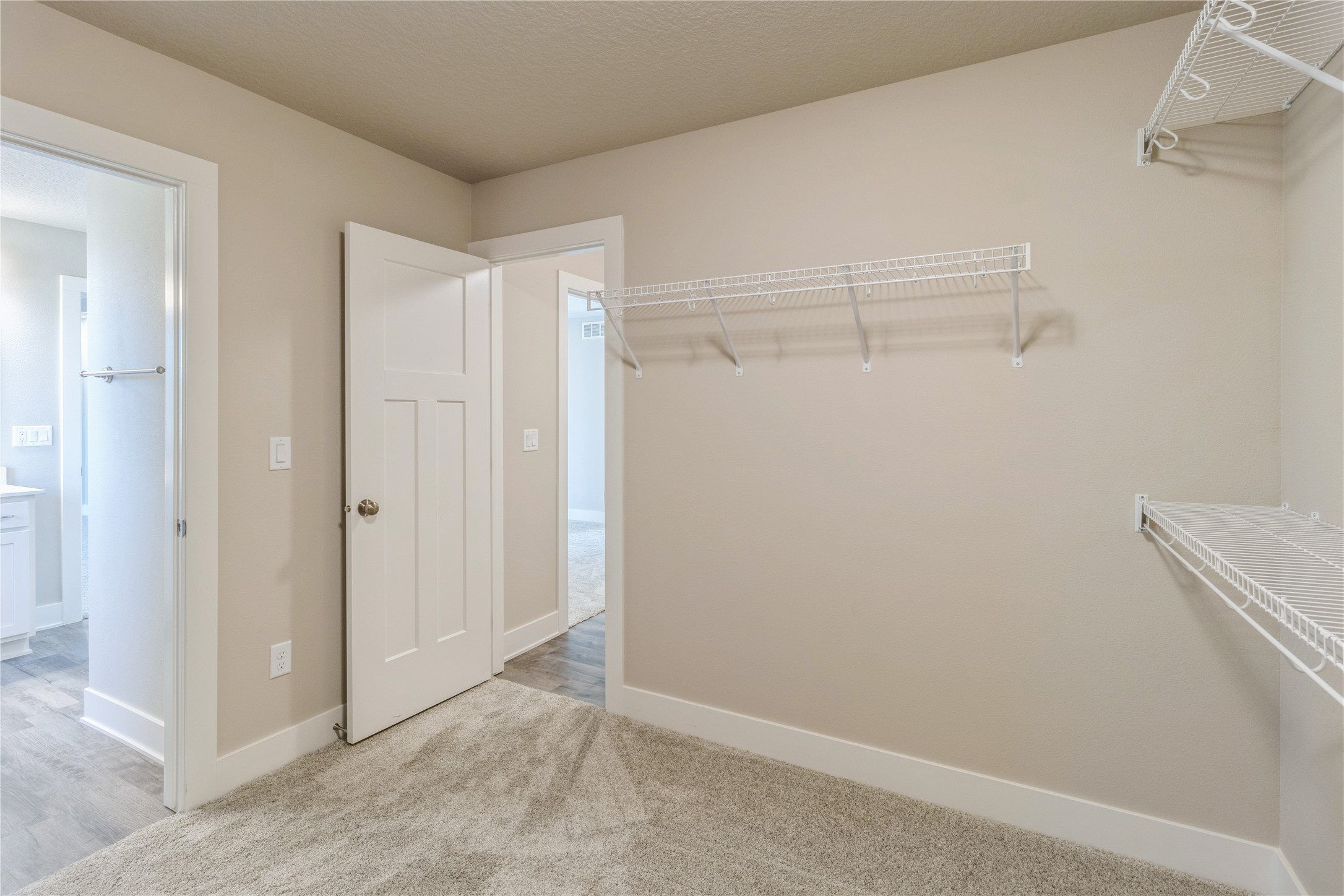 17147 Plum Drive, Urbandale, Iowa image 27