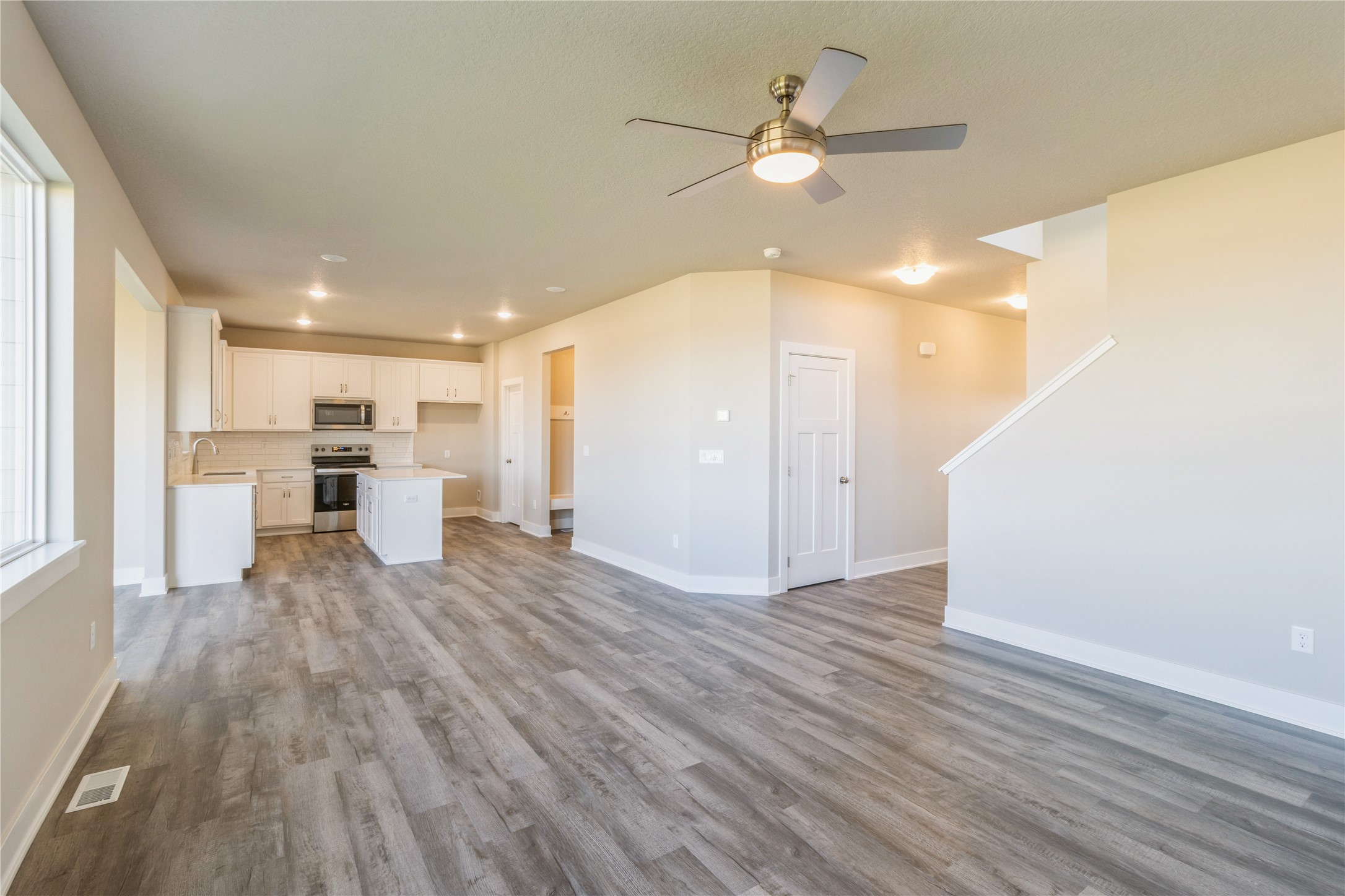 17147 Plum Drive, Urbandale, Iowa image 6