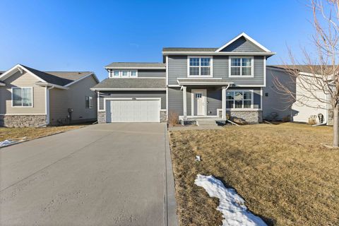 Homes For Sale - 105 NE 21st Circle<br/> Grimes, IA 50111