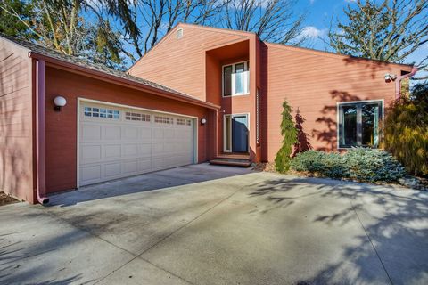 2900 Virginia Place Des Moines IA 50321