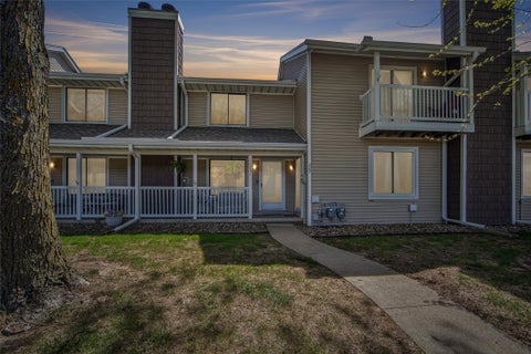 Condo For Sale - 231 52nd Street<br/> West Des Moines, IA 50265