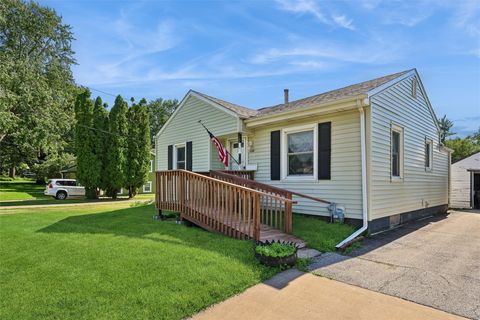 Homes For Sale - 3700 36th Street<br/> Des Moines, IA 50310