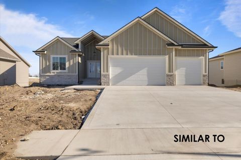 435 NW Red Oak Court Waukee IA 50263