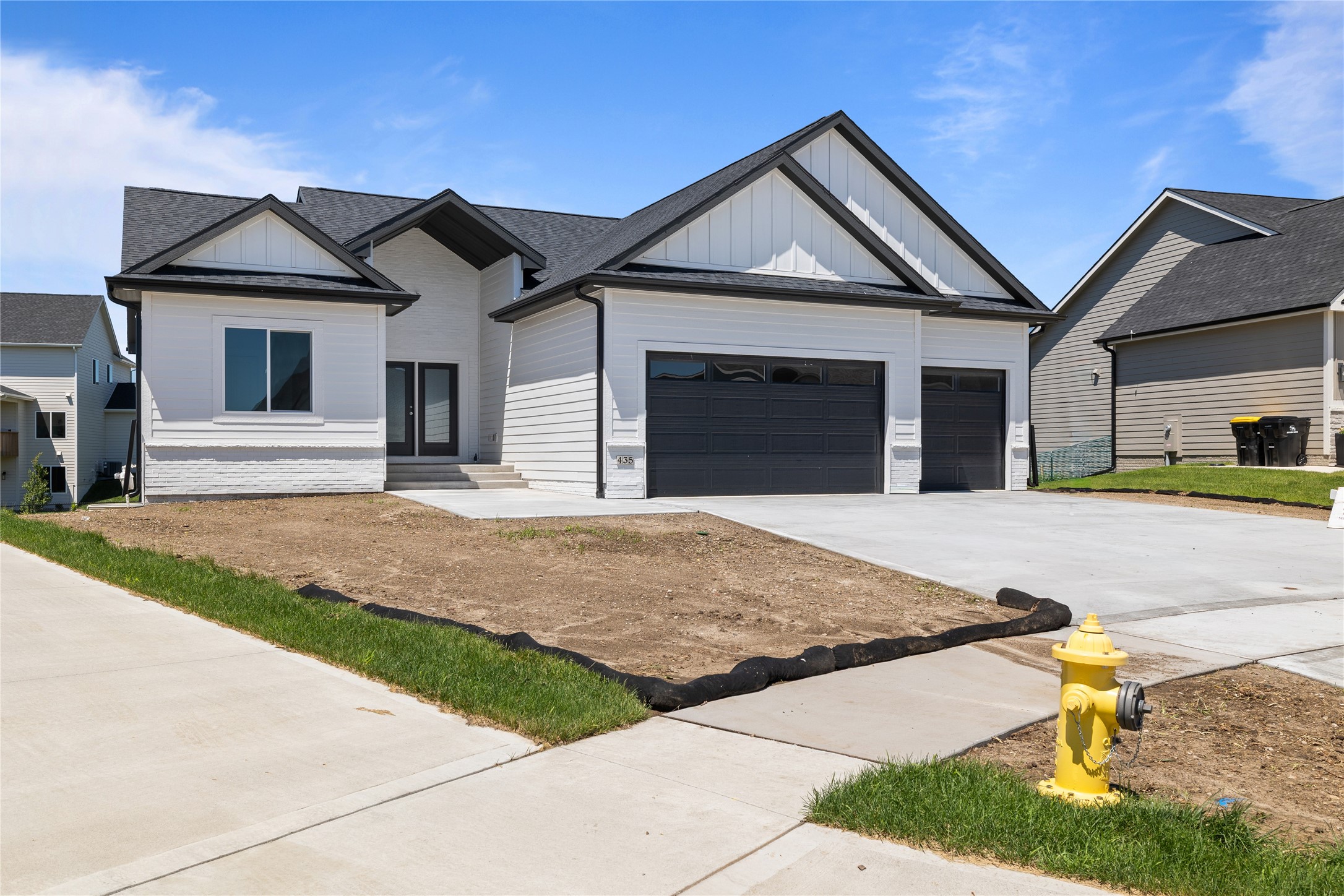 435 NW Red Oak Court