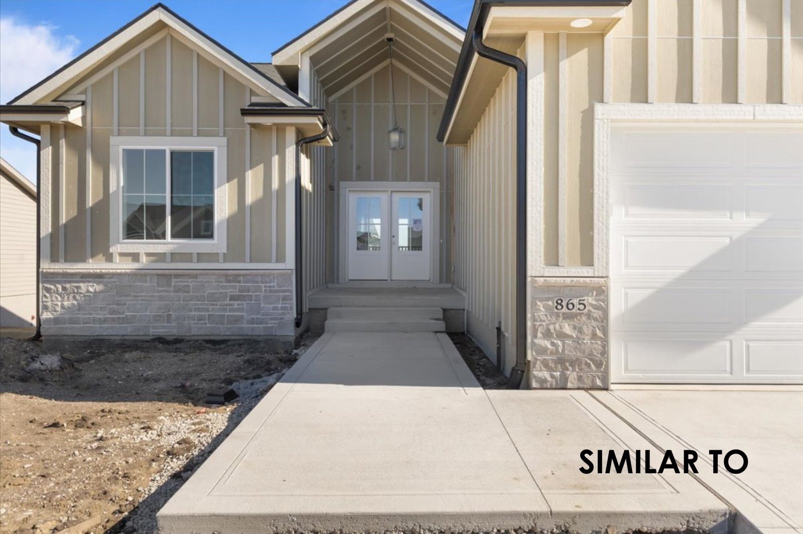 435 NW Red Oak Court