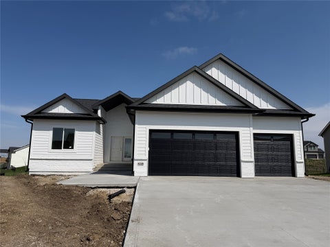 Homes For Sale - 435 NW Red Oak Court<br/> Dallas County, Waukee, IA 50263