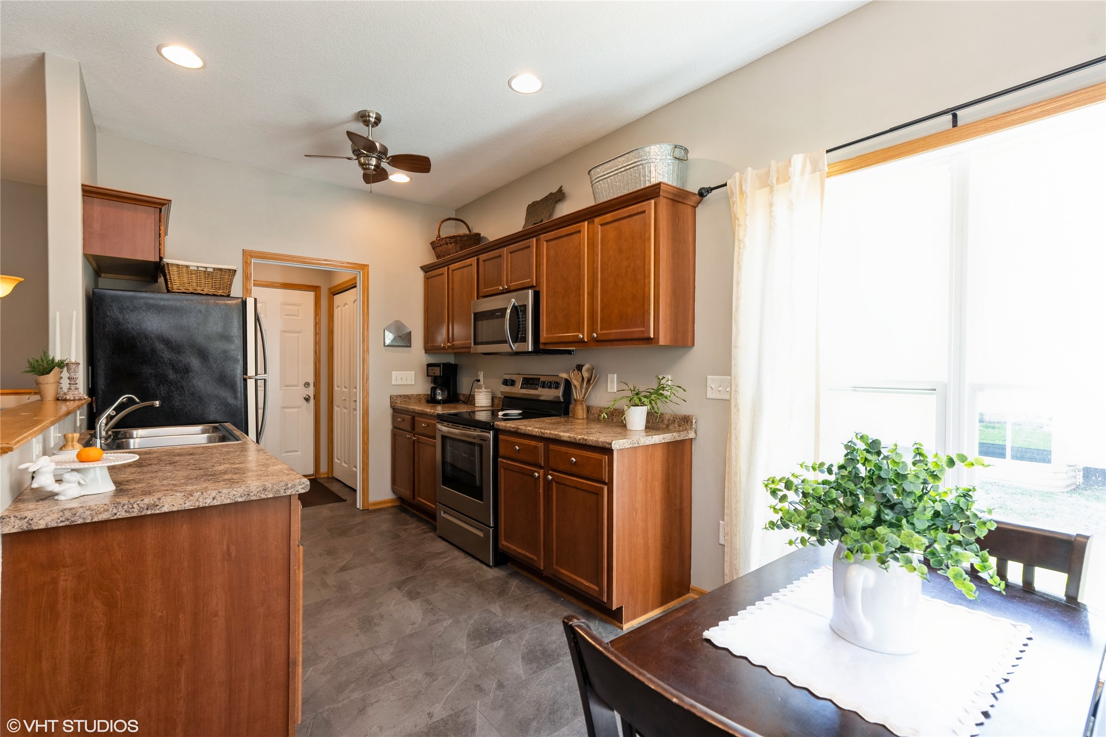 804 Patchett Drive, Mitchellville, Iowa image 8