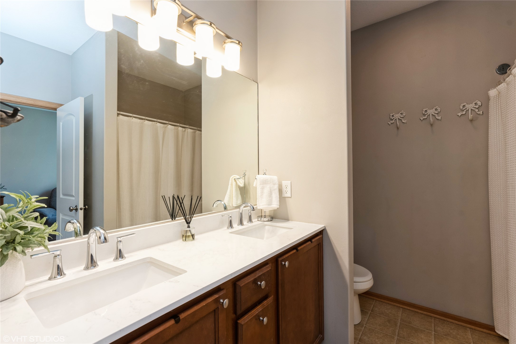 804 Patchett Drive, Mitchellville, Iowa image 13