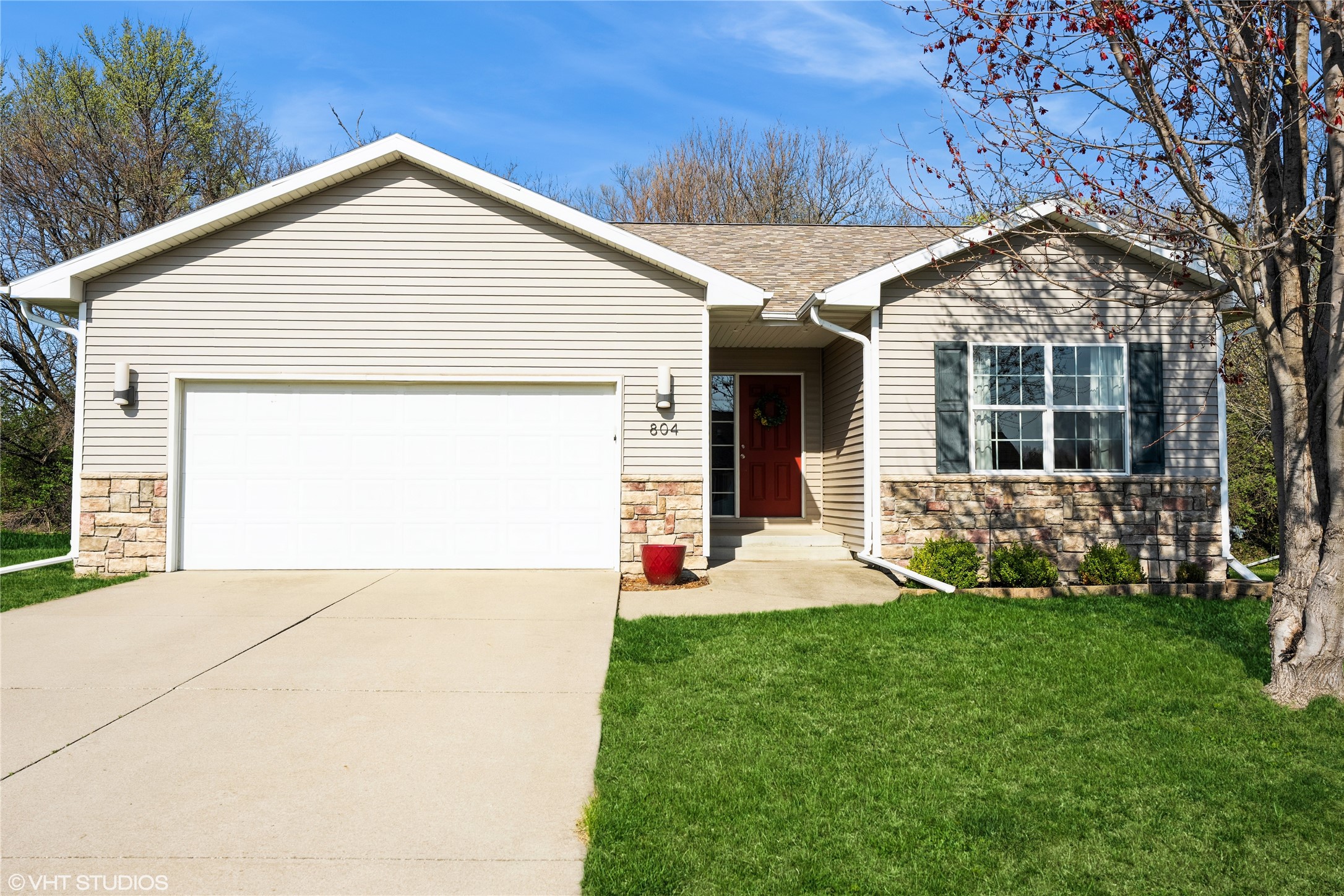 804 Patchett Drive, Mitchellville, Iowa image 1