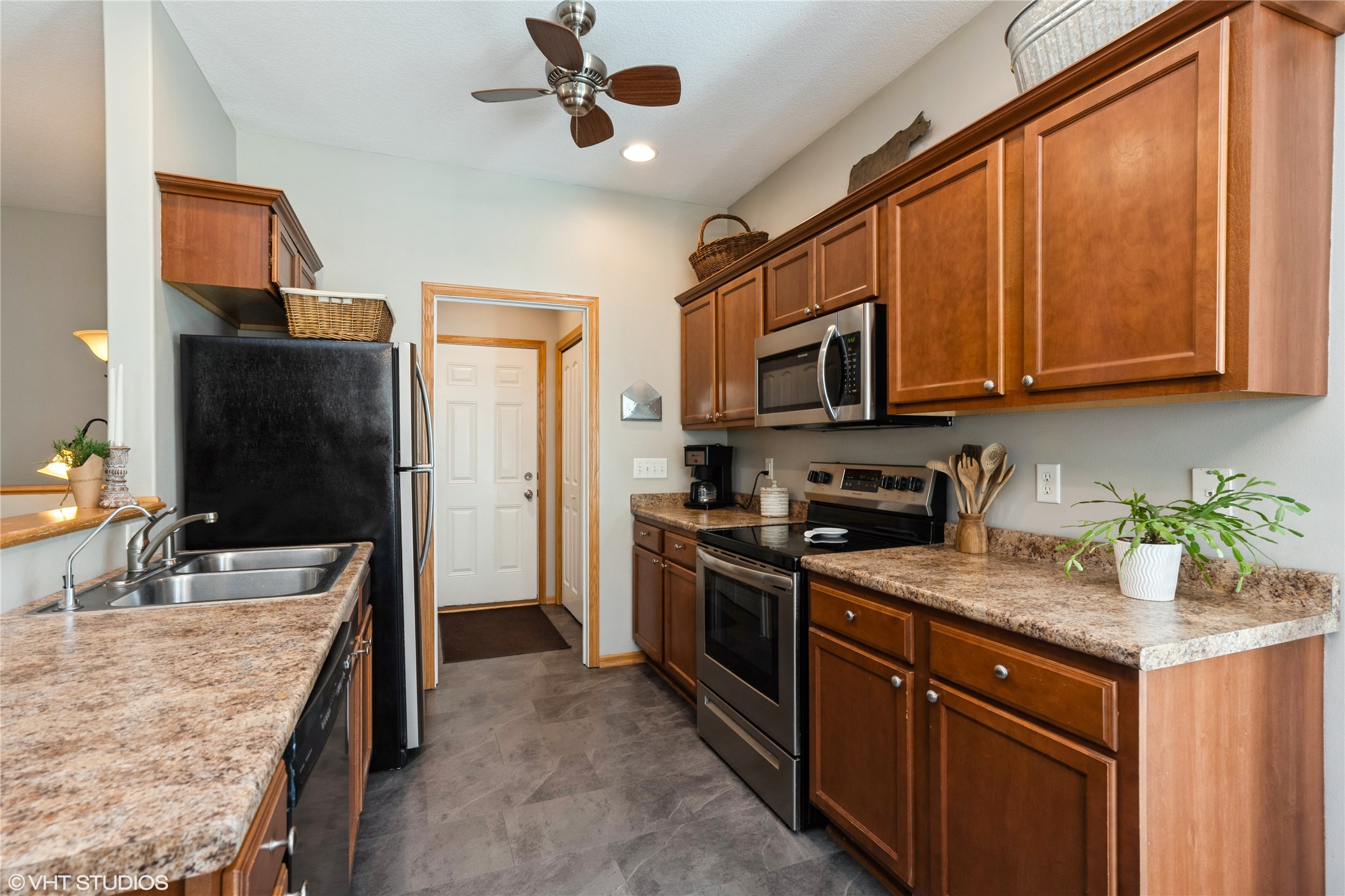 804 Patchett Drive, Mitchellville, Iowa image 9