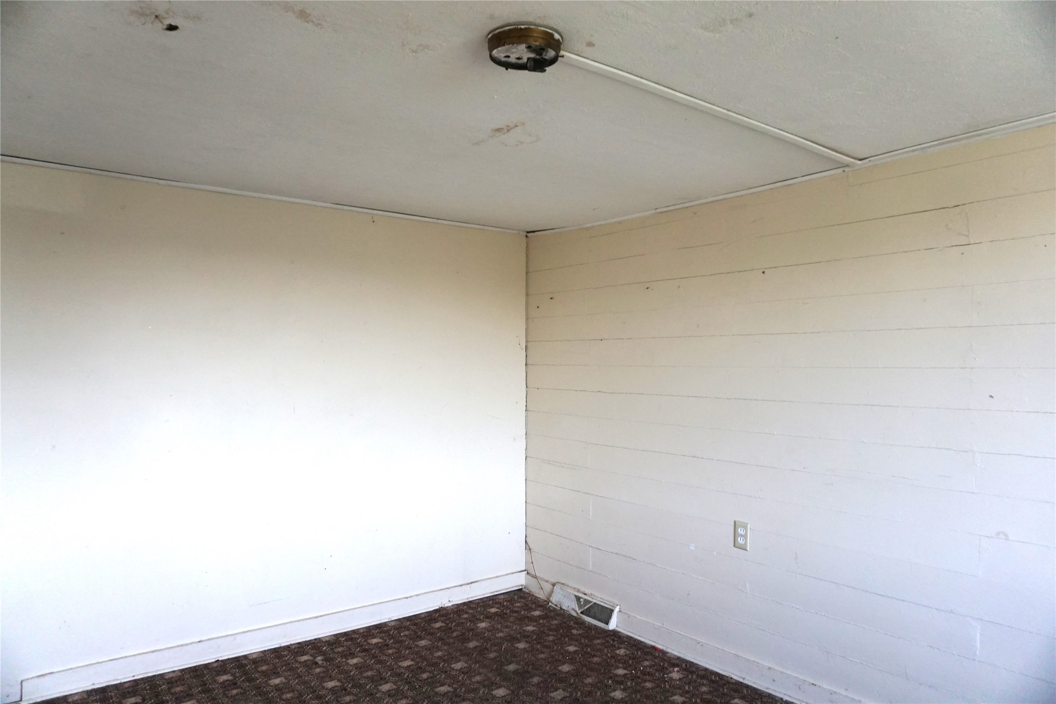 110 E Grade Street, Winterset, Iowa image 18
