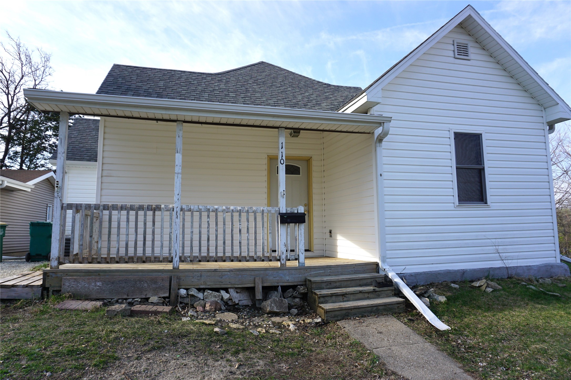 110 E Grade Street, Winterset, Iowa image 1