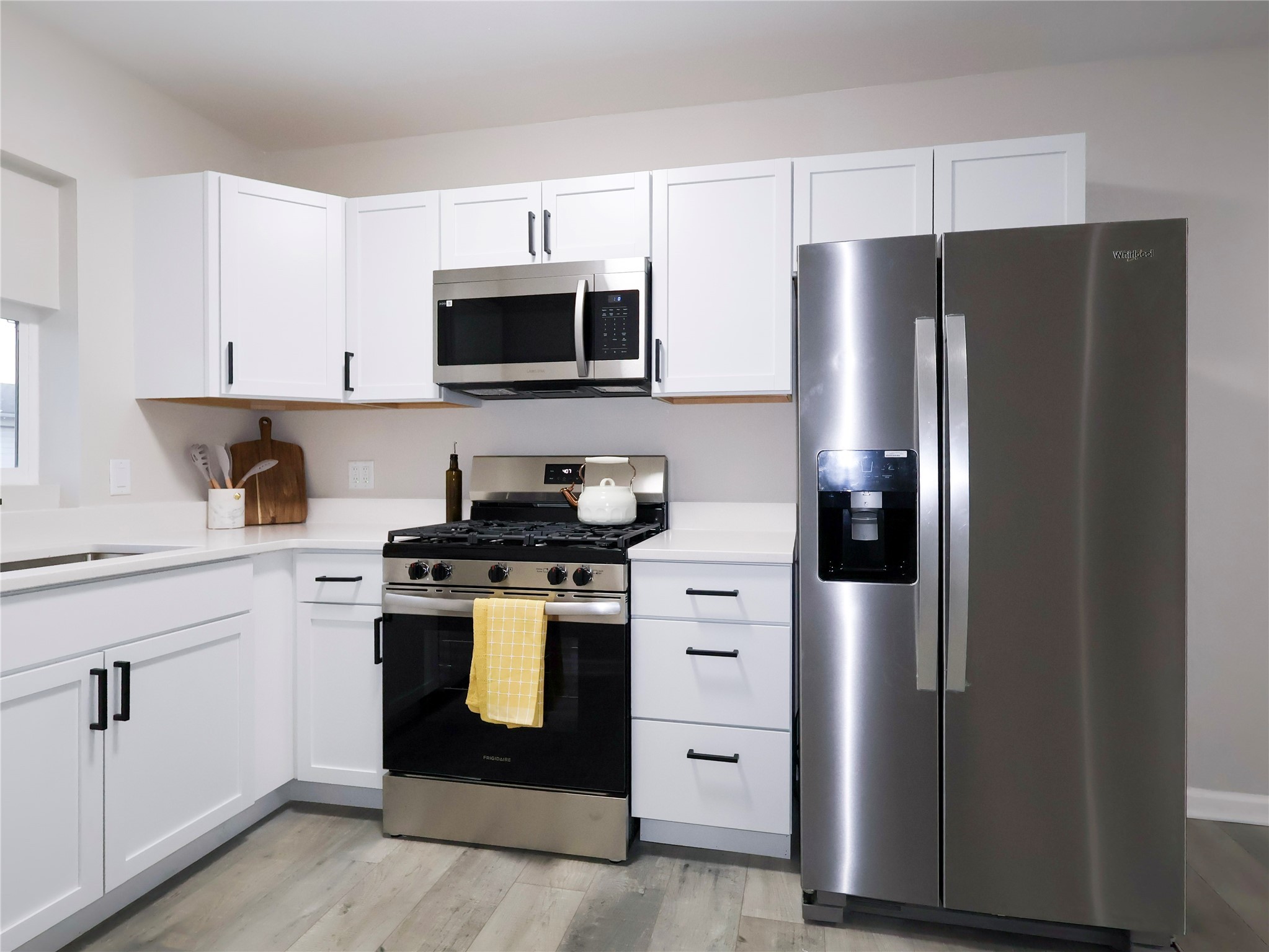 355 NW Aurora Avenue