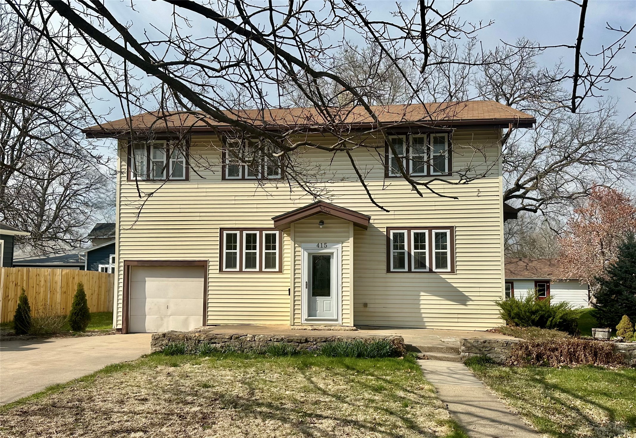 415 E Jefferson Street, Winterset, Iowa image 2