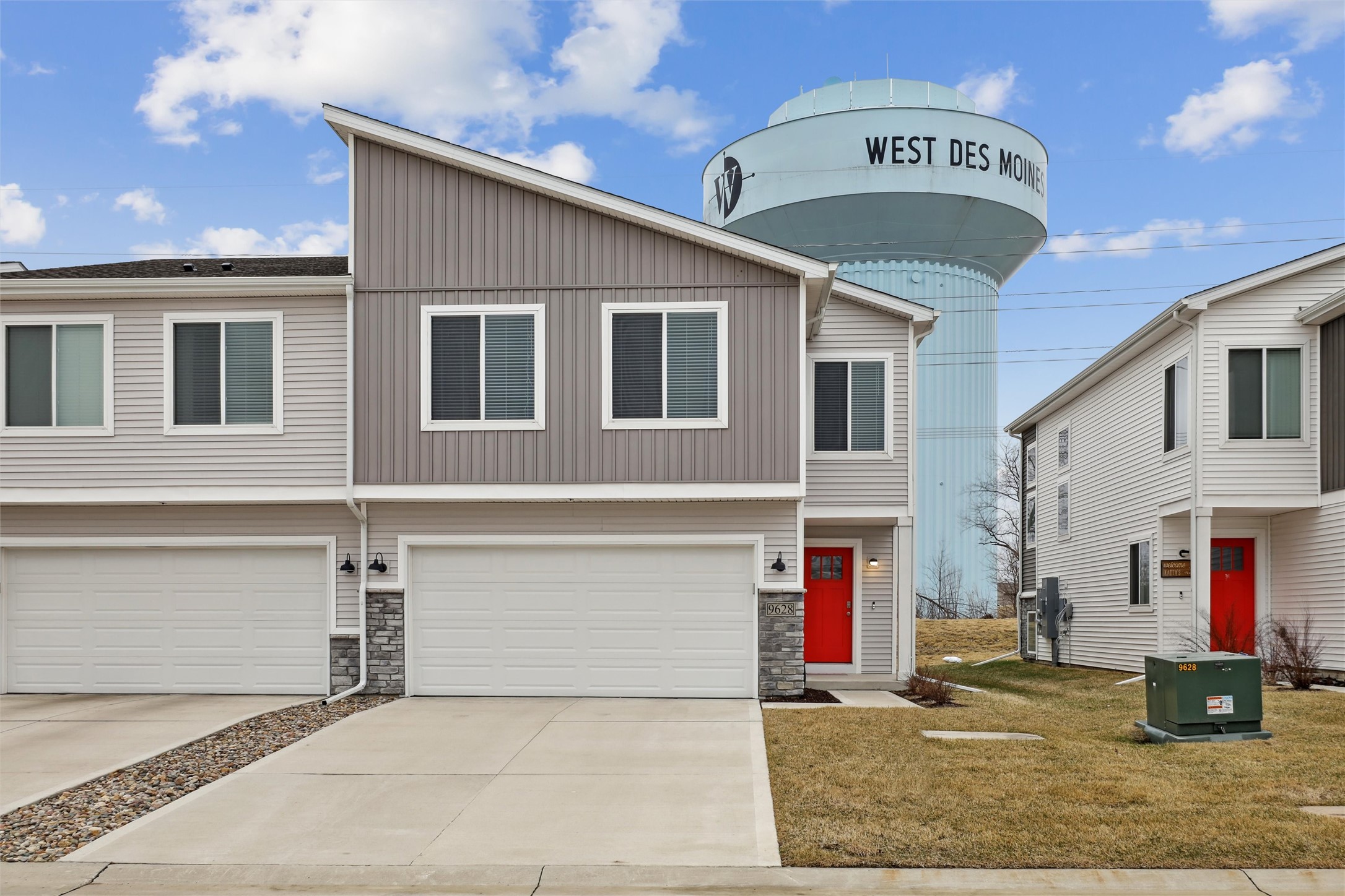 9628 Heightsview Drive, West Des Moines, Iowa image 1