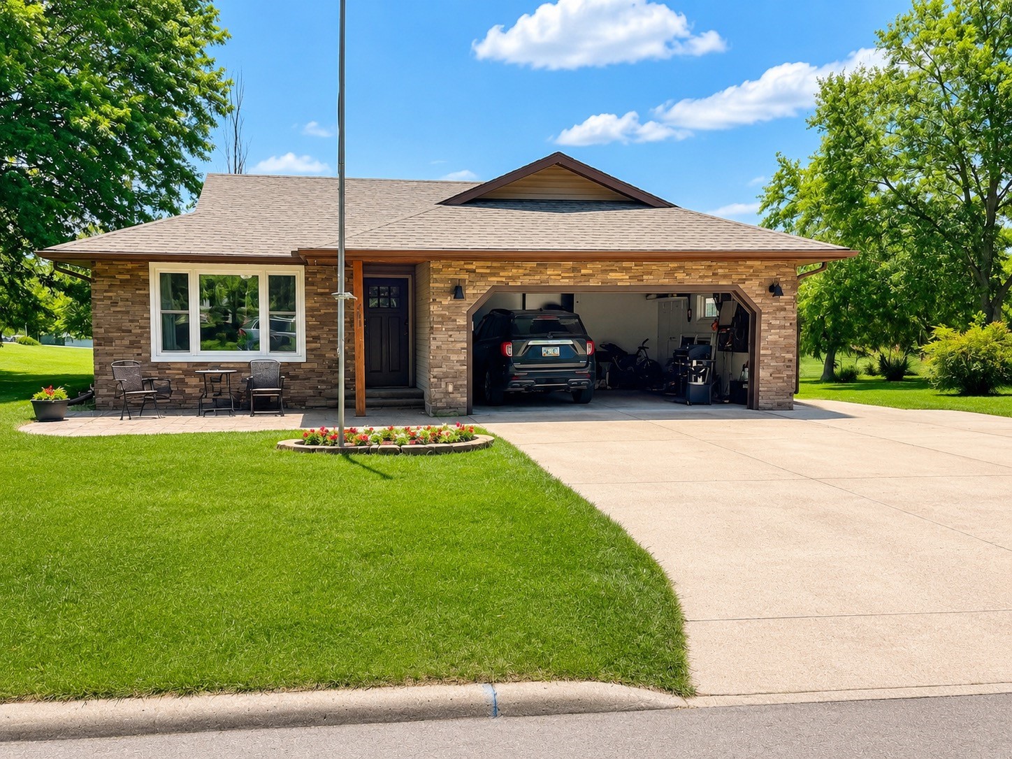 Photo 1 of 35 — 903 E Monroe Street, Mount Ayr, IA 50854
