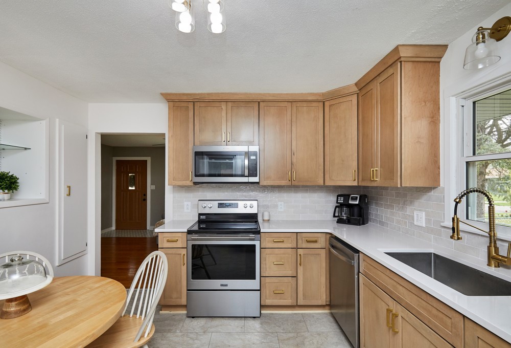 240 Bel Aire Drive, Waukee, Iowa image 11