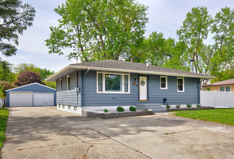 240 Bel Aire Drive, Waukee, Iowa image 1