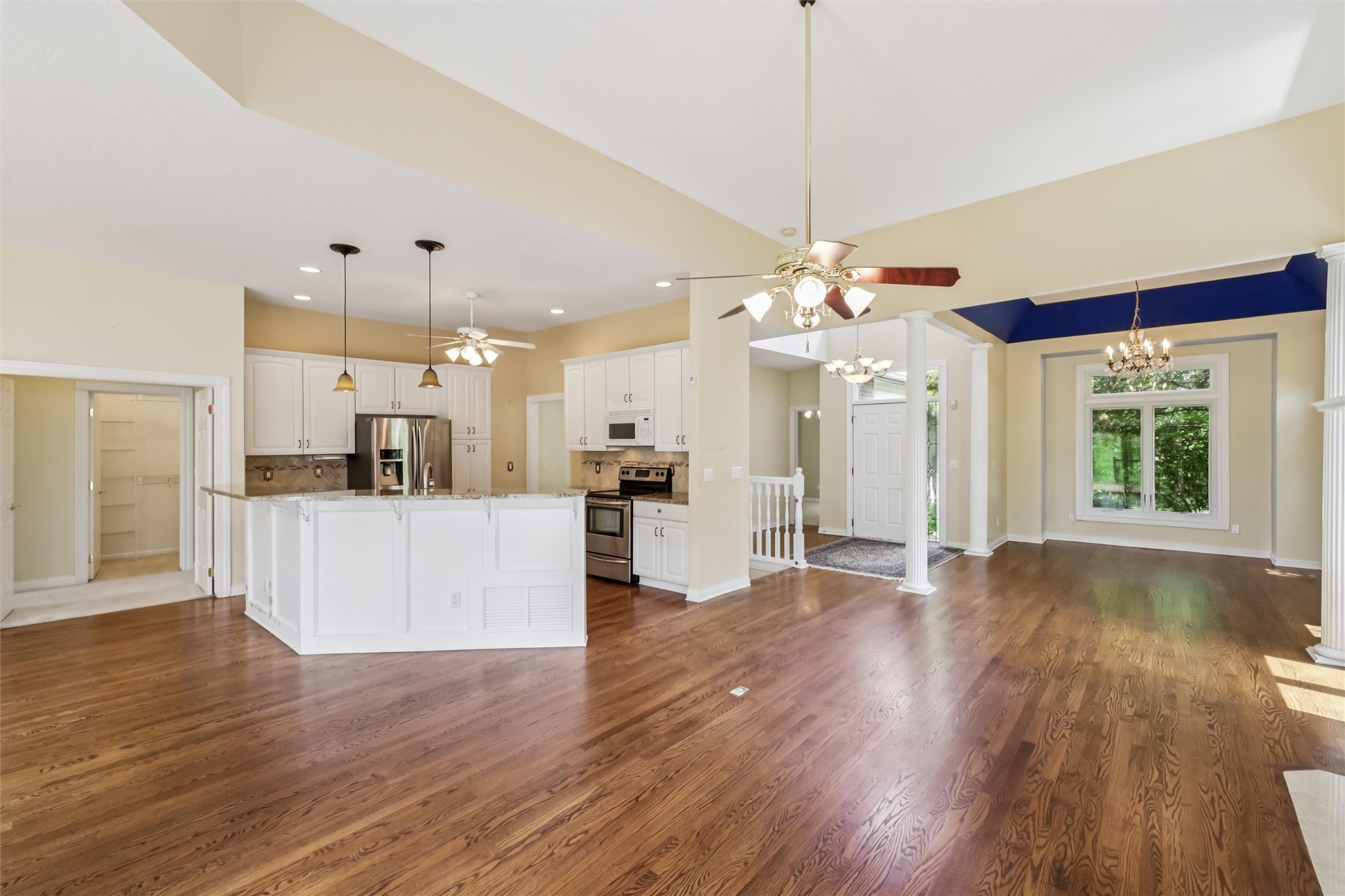 1069 Glen Oaks Drive