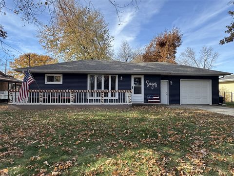 Homes For Sale - 307 E 19th Street<br/> Jasper County, Newton, IA 50208