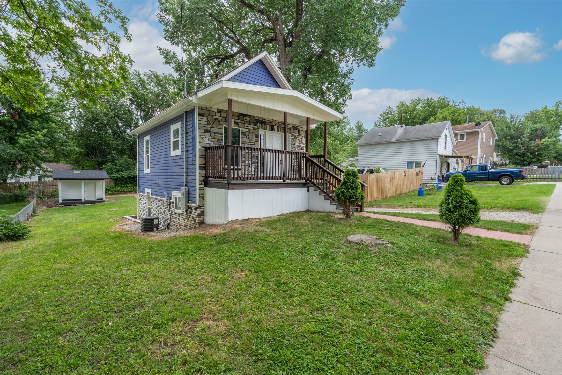 2413 SE 8th Street
