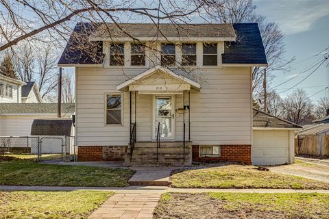 Homes For Sale - 210 S Tama Street<br/> Boone County, Boone, IA 50036