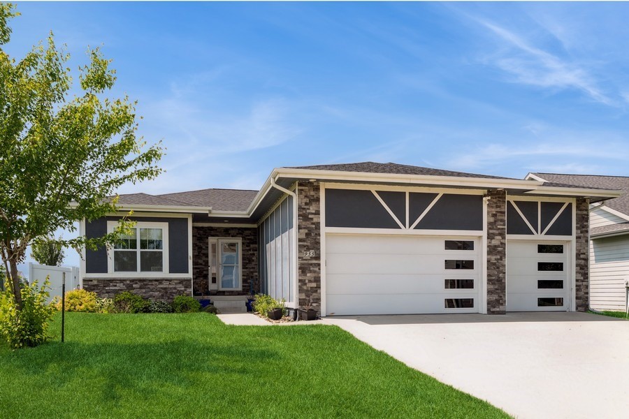 955 Spruce Street, Waukee, Iowa image 1