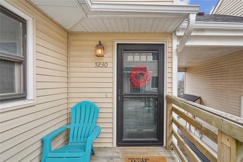 Condo For Sale - 5230 Dakota Drive<br/> Polk County, West Des Moines, IA 50265