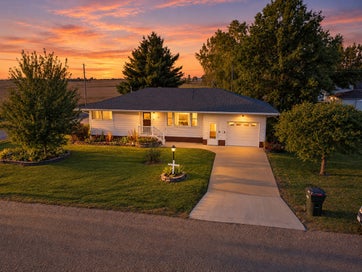 615 W Adams Street Monroe IA 50170