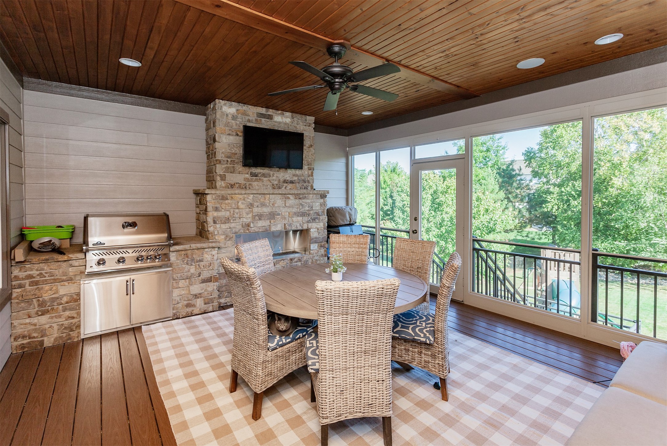 Urbandale, Iowa, 50323, United States, 6 Bedrooms Bedrooms, ,6 BathroomsBathrooms,Residential,Active,2021023