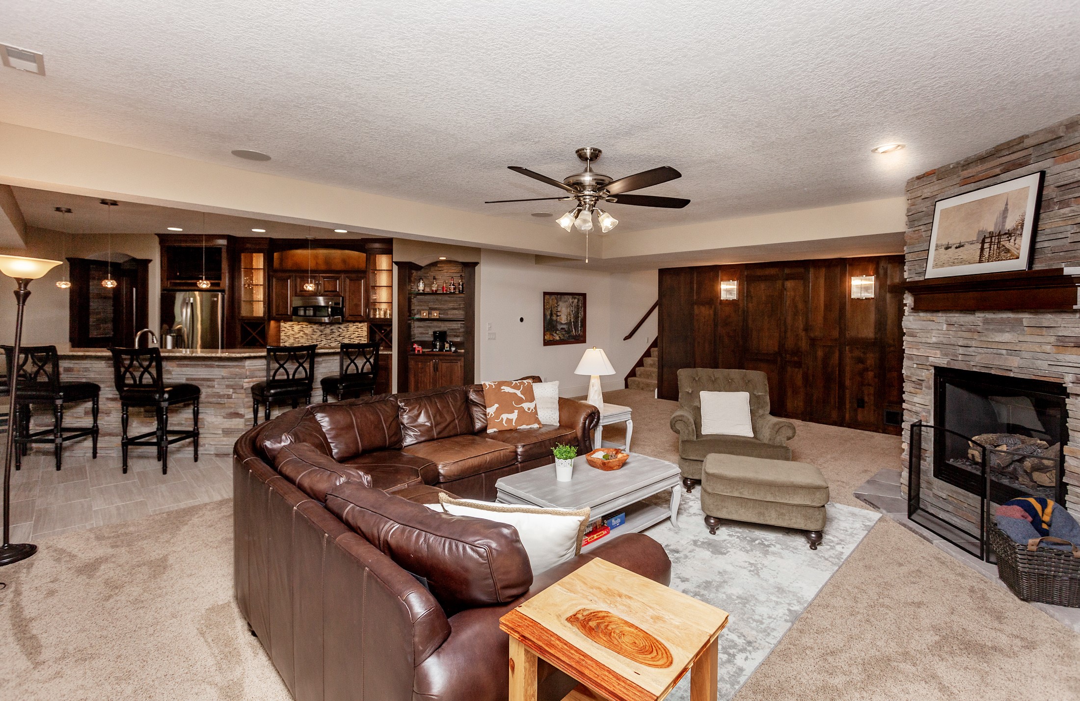 Urbandale, Iowa, 50323, United States, 6 Bedrooms Bedrooms, ,6 BathroomsBathrooms,Residential,Active,2021023