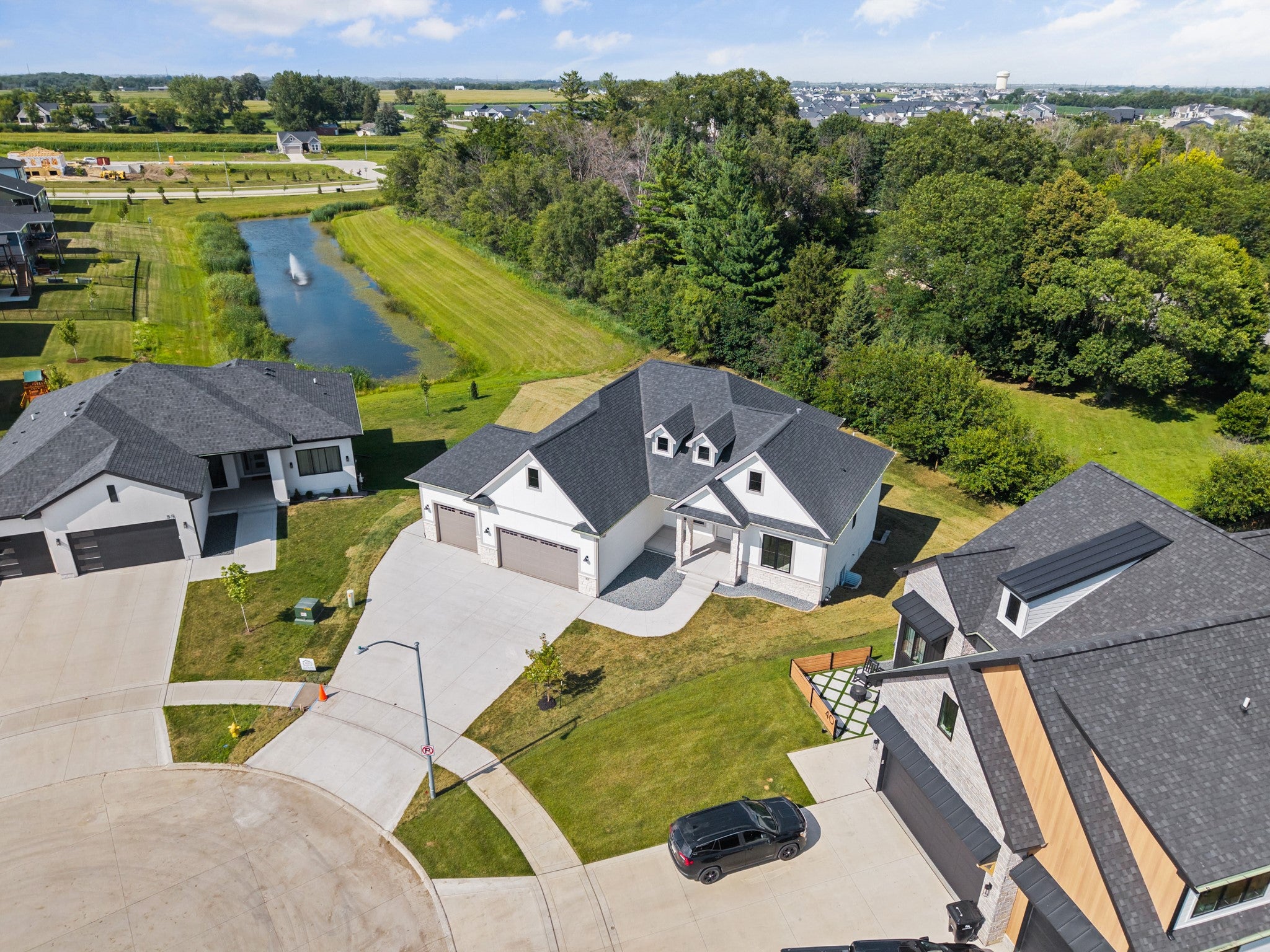 45 NW Crabtree Lane