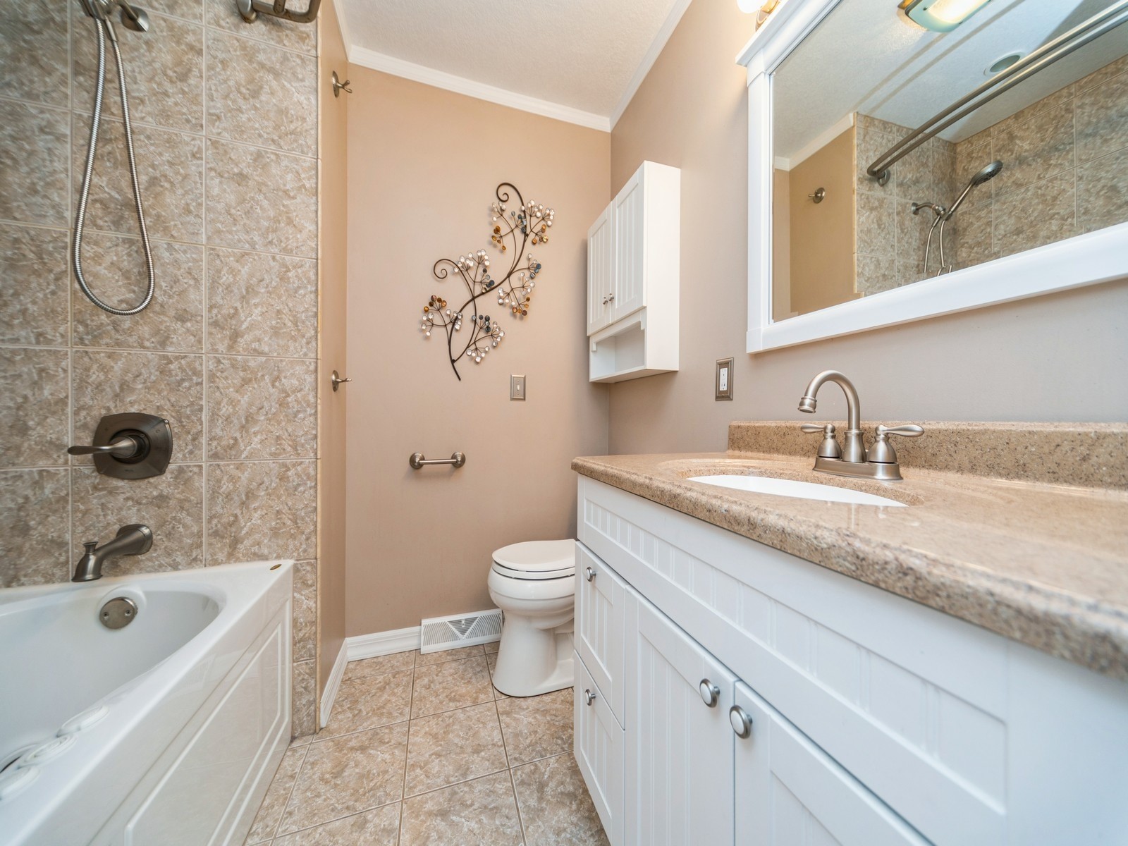 2021 69th Street, Windsor Heights, Iowa image 21
