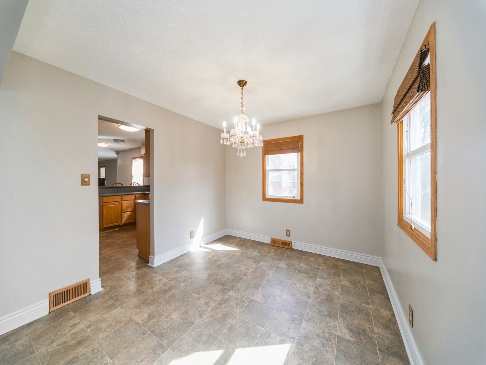 2021 69th Street, Windsor Heights, Iowa image 8