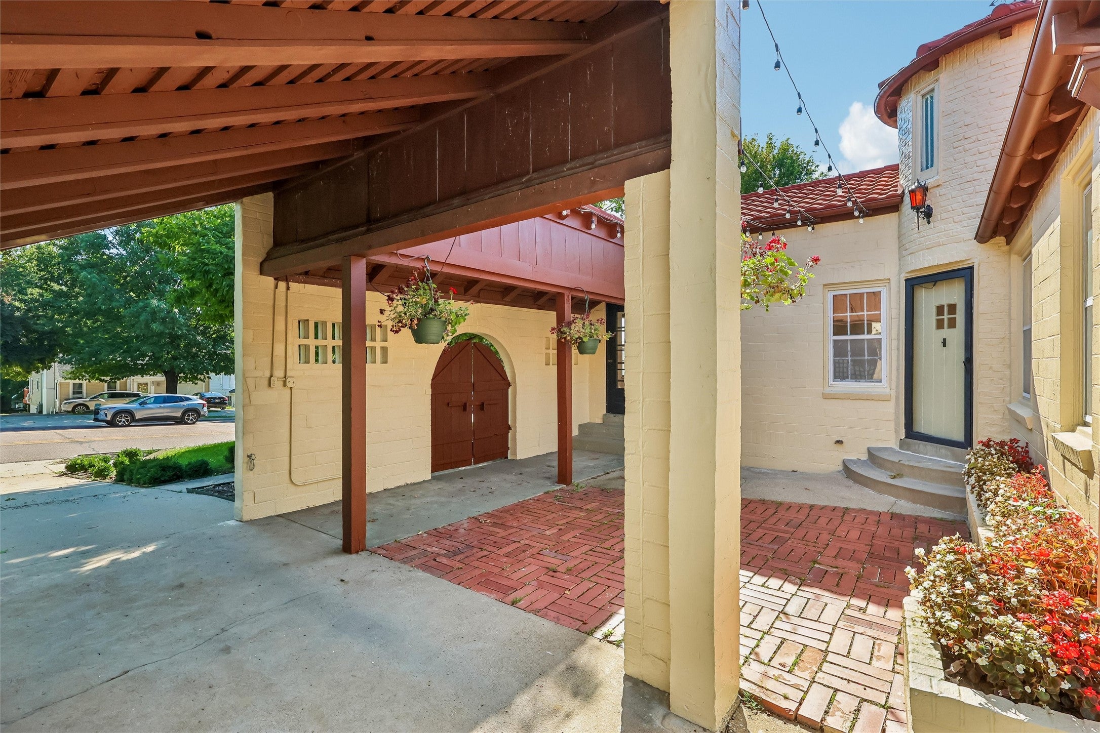 6417 University Avenue