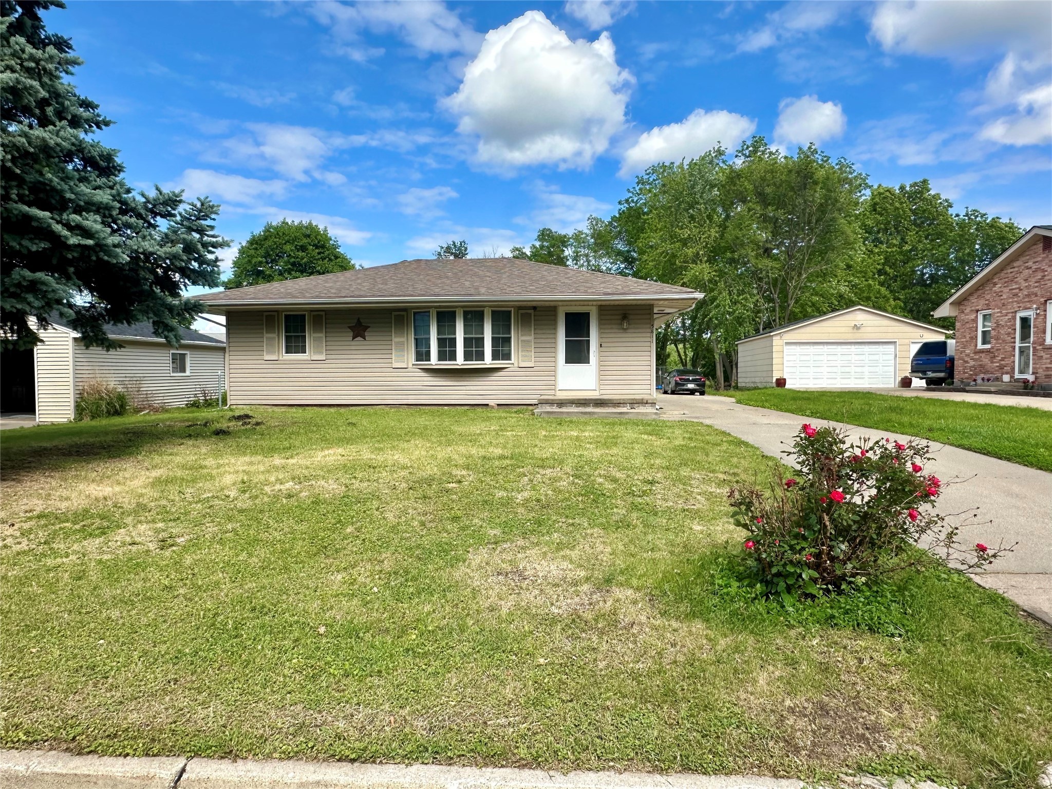 5811 SW 13th Place, Des Moines, Iowa image 2